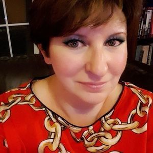 Meet your Posher, Connie